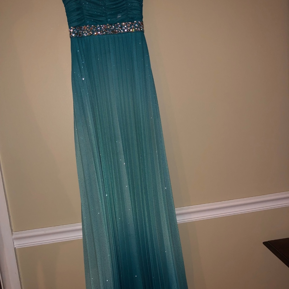 Prom Dress - Long - Picture 5 of 5